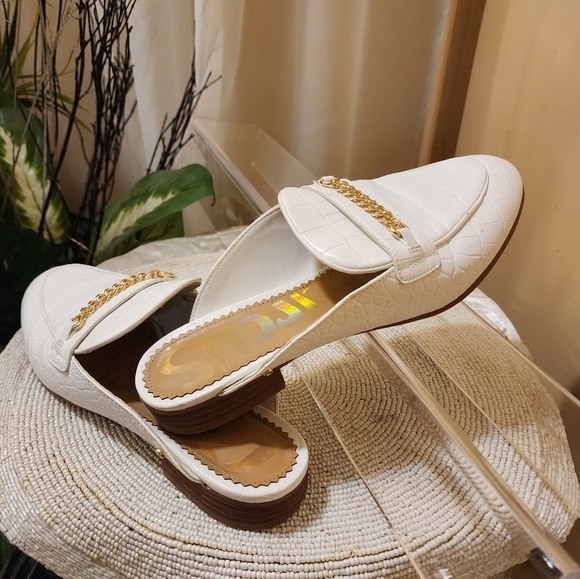 NWT.Cicus Sam Edelman Mule Womens Size 7.5M White Croc Print Gold Chain Slip On - Picture 3 of 11